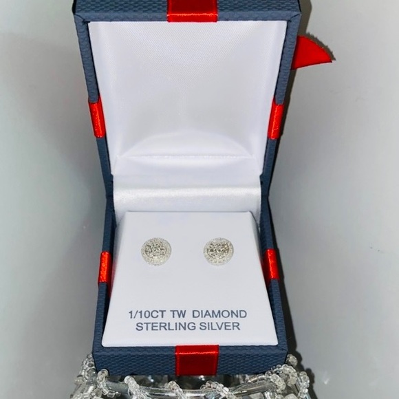Jewelry - 🆕1/10 CT. DIAMOND EARRINGS-GENUINE IN A BEAUTIFUL GIFT BOX. GREAT GIFT IDEA.